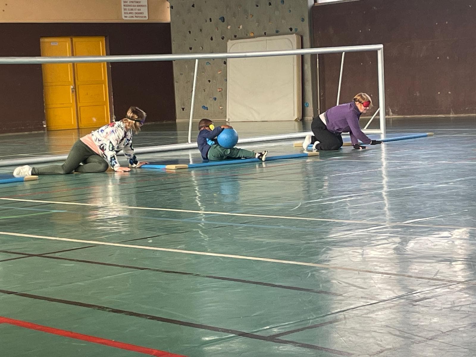 Inclusif et fédérateur, le goalball rencontre son succès
