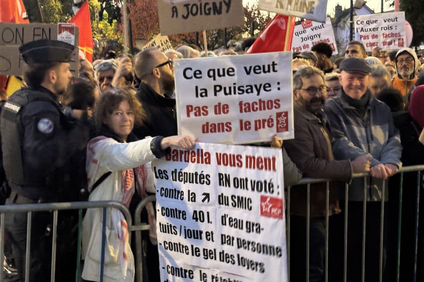 "Sacrée soirée à Joigny" : les forces de gauche et d’extrême gauche protestent en nombre contre la venue de Jordan BARDELLA