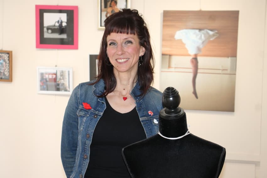 Sur les traces de Lewis CARROLL : Silvana VUCIC revisite « Alice au pays des merveilles » en mode masculin