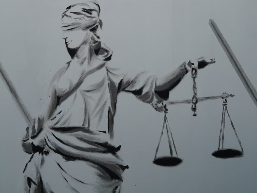 Faut-il en rire ou en pleurer ? La légèreté de l’être politique ne peut être dissociée de la présomption d’innocence…