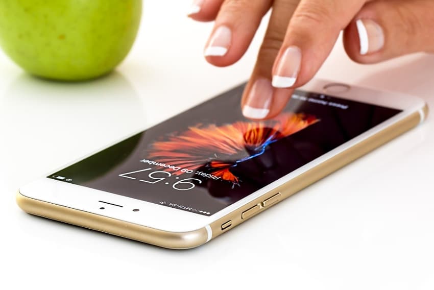 Simple comme bonjour : UNIVERS SOLIDAR développe une application de services pour l’après 11 mai…