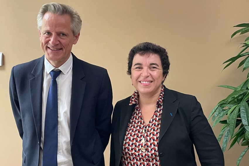 Face aux milieux économiques à Dijon, Maya ATIG (FBF) vante le modèle atypique du système bancaire français