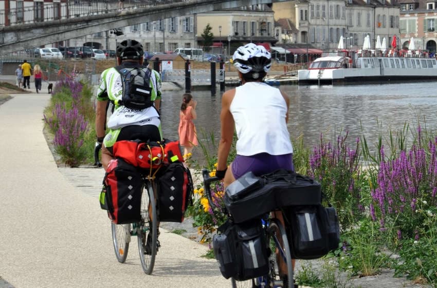 Le bonheur de vivre se réapproprie à bicyclette : des balades à vélo pour découvrir les beautés de l’Auxerrois