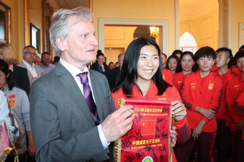 Guy FEREZ : « le football féminin possède cette dimension humaine que son approche masculine a oublié… »