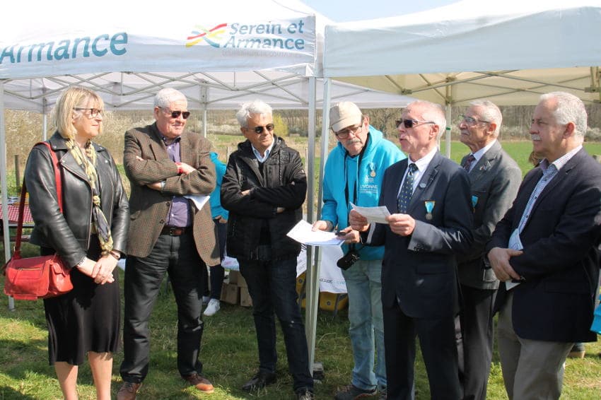 Patrick HENRY digne ambassadeur du bénévolat associatif : le porte-étendard de La Grange de Beauvais épinglé de bronze !