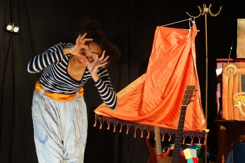 « Monsieur Farfadoux » s’invite à La Scène des Quais : un road trip onirique et musical de TOUK-TOUK Compagnie…