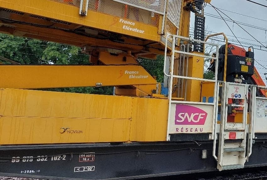 L’investissement s’élève à 2,5 millions d’euros : SNCF Réseau remplace des fils de contact caténaires en BFC