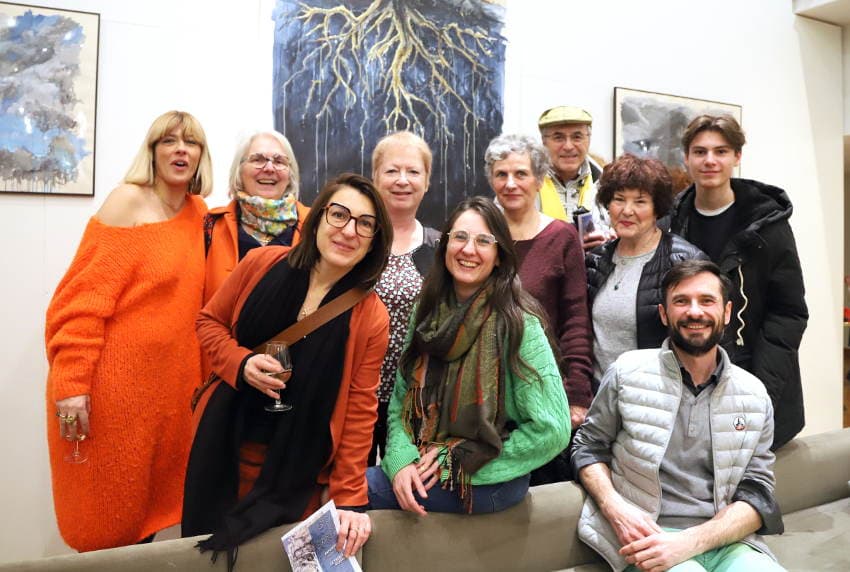 « Sky & Sand » invite à l’onirisme et à la poésie : les œuvres d’Aurélien DOMERGUE s’apprécient au théâtre d’Auxerre