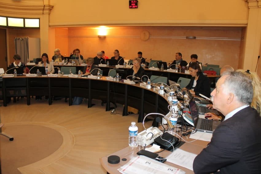 L’électronique en précieux auxiliaire du Conseil départemental pour le vote du budget….