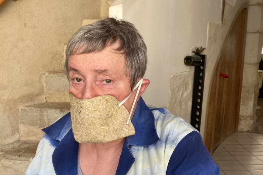 C’est la croix et la bannière pour les porter : et si un designer s’était penché sur la question des masques !