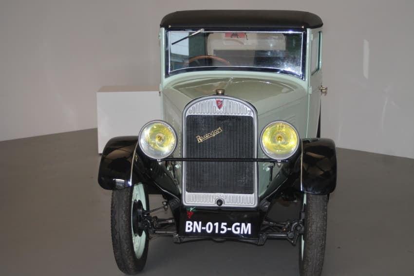 Tendance rétro : les vertus de l’enseignement automobile s’affichent d’une manière décalée au CIFA de l’Yonne !