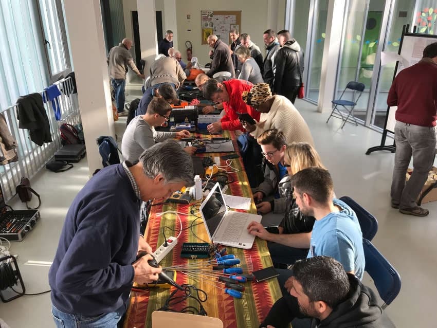 Les réparateurs bénévoles du REPAIR CAFE d’Auxerre se remettent à l’ouvrage !