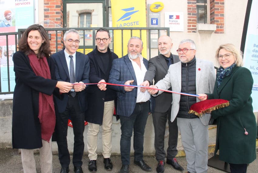 Le maintien des services publics à tout prix à Montholon : comme une lettre à la Poste grâce à France Services !