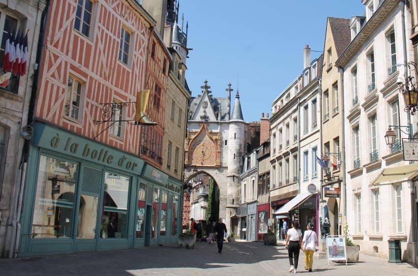 Les commerces d’Auxerre bénéficient de leur plan « Marshall » : la Ville vient au secours des professionnels…
