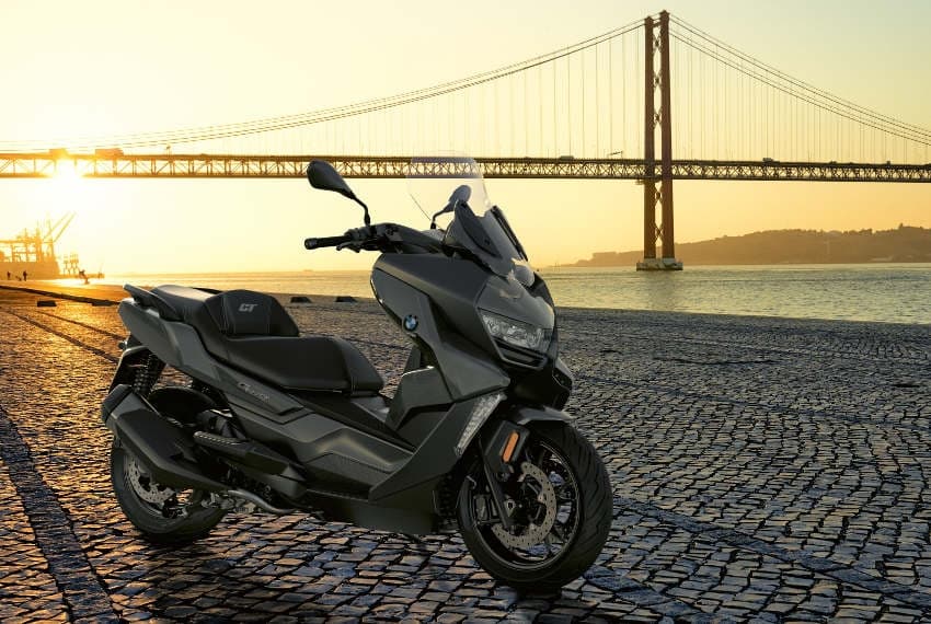 Deux scooters à l’allure altière chez BMW MOTORRAD : la mobilité urbaine affiche des airs de printemps !