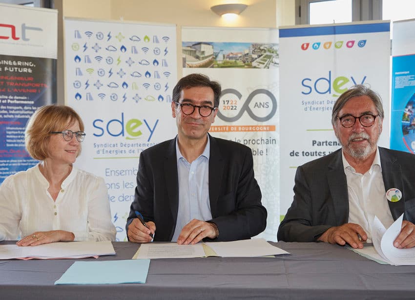 « R & D » et accueil de start-up : la transition énergétique se transcende avec l’accord entre SDEY, SAYENS et Université