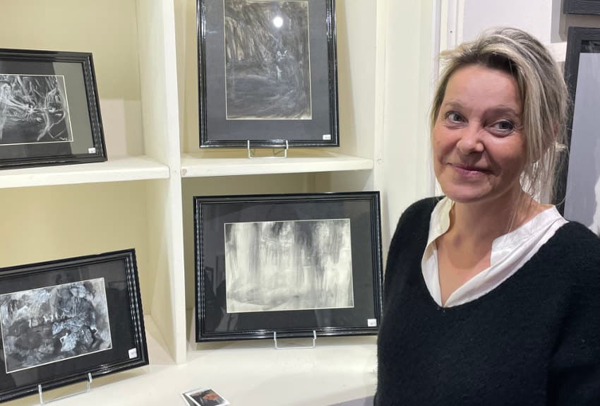 L’ésotérisme se glisse aussi entre lumière et ombres : « Noir + Blanc » joue les prolongations chez MOUV'ART