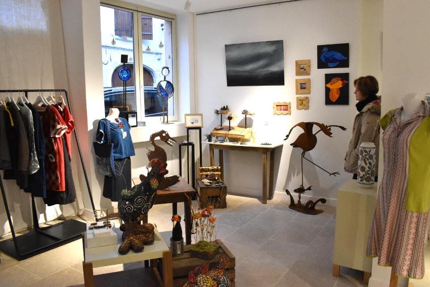 La galerie d’art de Saint-Sauveur-en-Puisaye reprend du service avec l’exposition des CREACTEURS…