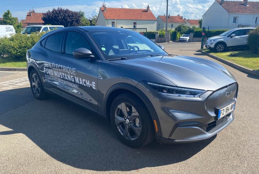 Prêt à franchir le mur du son avec la Mach-e ? La nouvelle Mustang imaginée par FORD se découvre en concessions