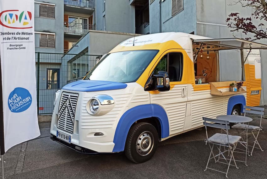 Un atelier numérique itinérant sous l’égide des CMA et de GOOGLE : ce van Citroën en voit de toutes les couleurs !
