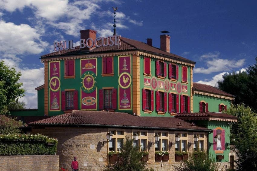 Le Guide MICHELIN retire une étoile au pape de la gastronomie : la seconde mort de Paul BOCUSE…