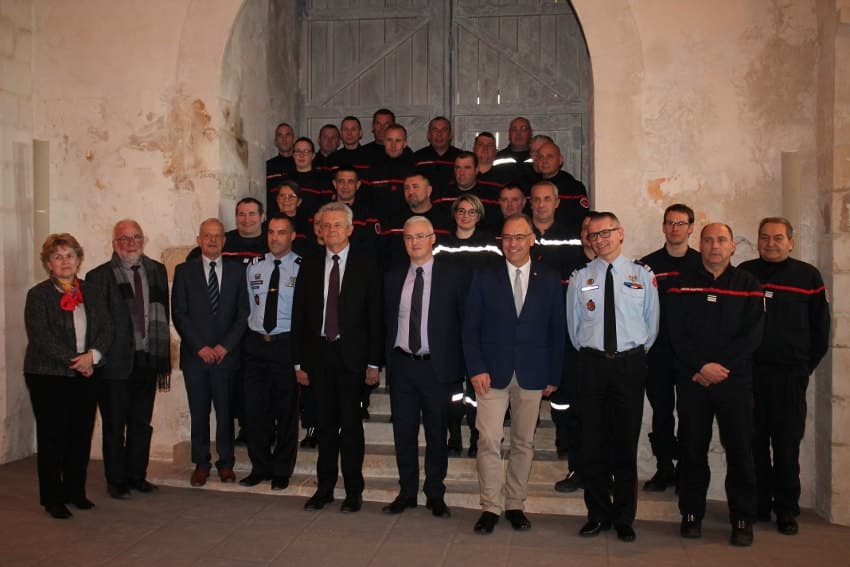 Vingt-cinq agents sapeurs-pompiers volontaires se voient octroyer du temps : le Département favorise l’altruisme…