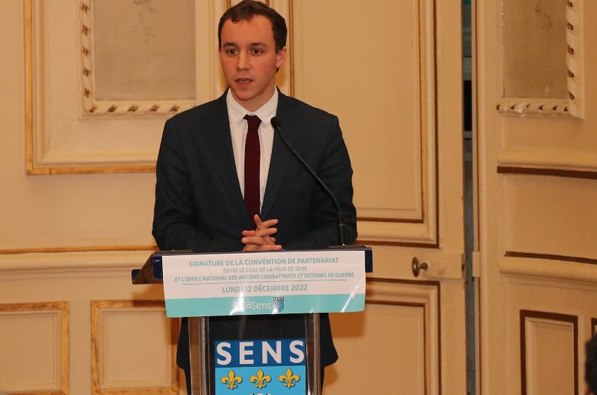 La vie reprend ses droits à la Ville de Sens : Paul-Antoine de CARVILLE renoue avec la solennité des vœux