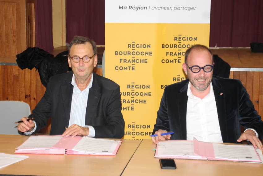 La Région BFC soutient les projets de la Puisaye-Forterre : une triple signature pour un ruissellement financier optimal !