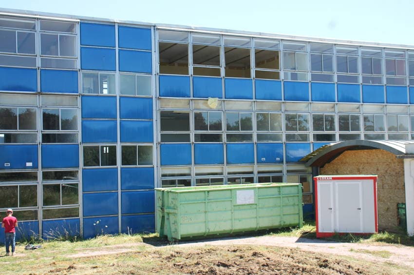 Le collège disparaîtra du paysage auxerrois vers le 15 août : l’été des ultimes souvenirs à Bienvenu-Martin…