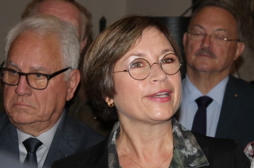 Le Sénat par le petit bout de la lorgnette en compagnie de Dominique VERIEN…