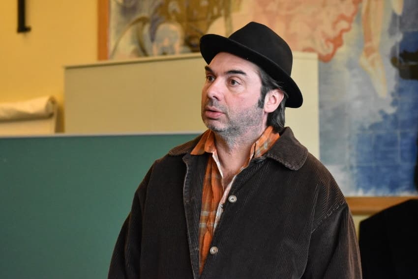 Le théâtre pointe le bout de son nez : le comédien Michaël GONNET enseigne l’art de l’improvisation à Saint-Bris