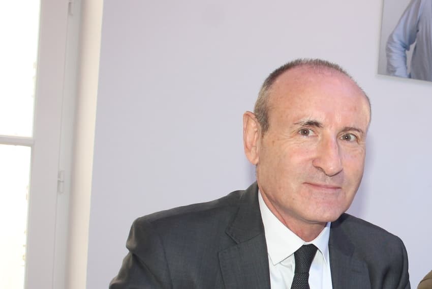 Altruisme : Pascal HENRIAT reverse ses indemnités d’élu municipal aux œuvres du centre hospitalier d’Auxerre