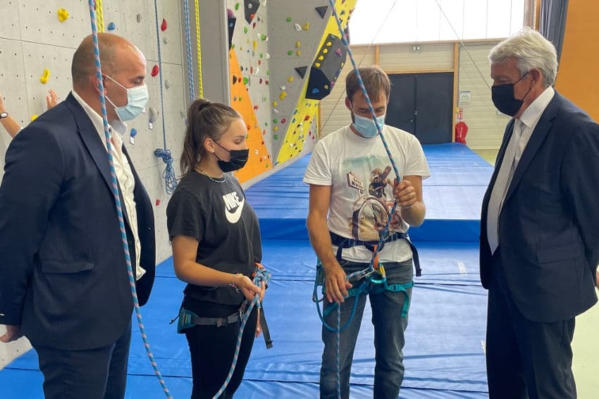 Gymnase Albert Camus : un mur d’escalade que même les élus aimeraient bien gravir !
