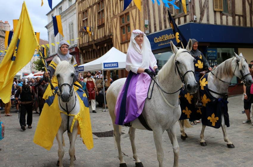 On n’a pas tous les jours 800 ans : Auxerre commémore l’affranchissement de la cité du 01er août… 1223