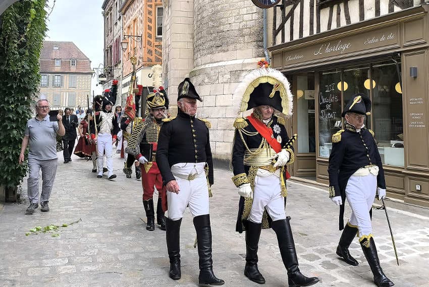 La semaine 22 par monts et par mots… : Auxerre a bien mérité son bâton de maréchal de « Ville impériale » !