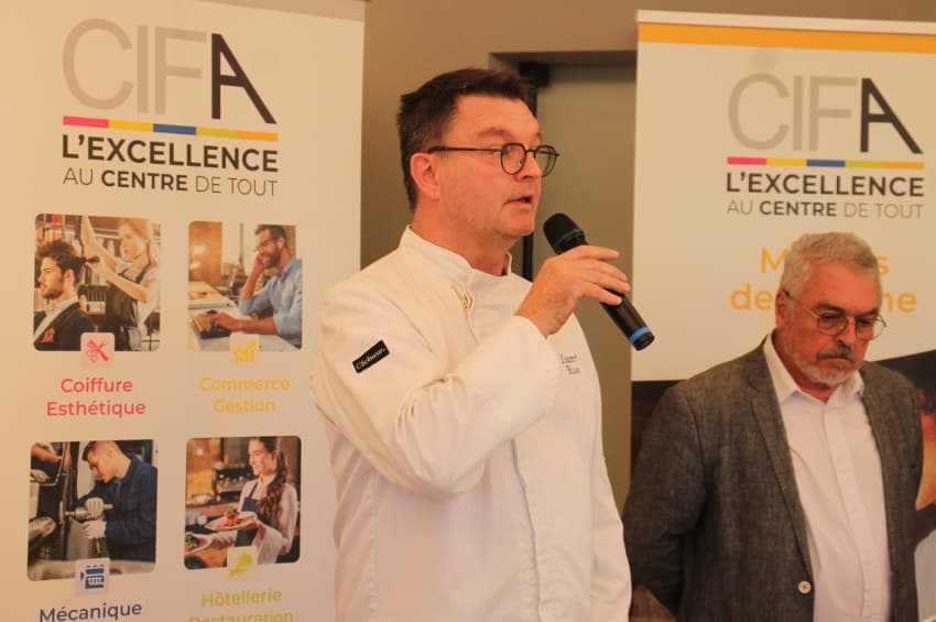 Laurent BISSON les encourage : « Les concours permettent aux jeunes de s’aguerrir aux métiers de l’artisanat »