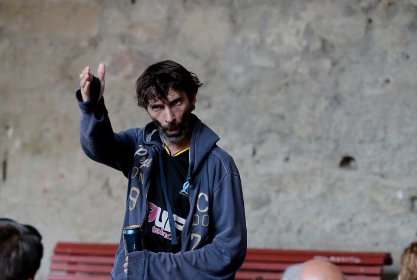 « L’homme seul » se joue au théâtre d’Auxerre : d’un simple faux pas aux abîmes de l’enfer…