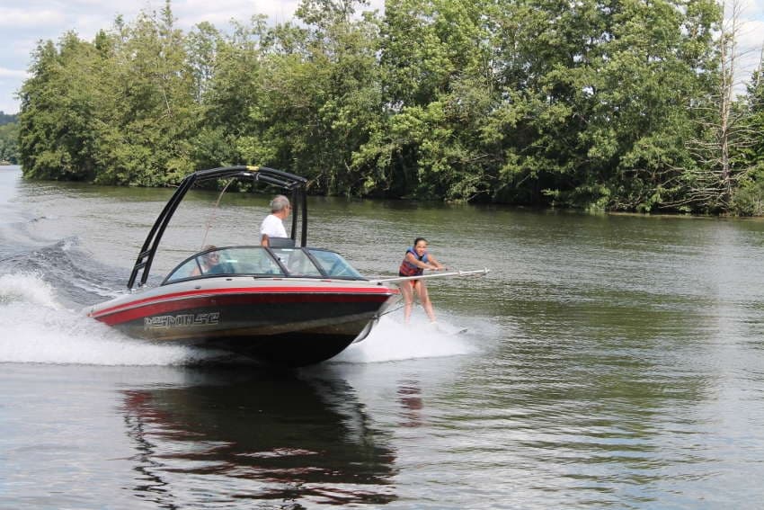 Et si les adeptes de ski nautique bénéficiaient de davantage de reconnaissance sur l’Auxerrois ?