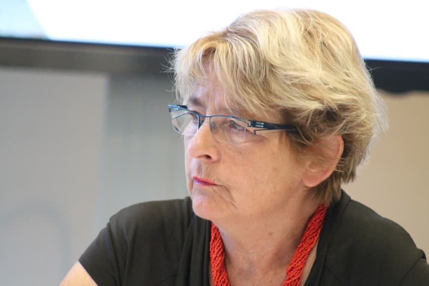 Ecole de CHAMPIGNELLES : Marie-Guite DUFAY, présidente de Région, déplore le manque de coordination…