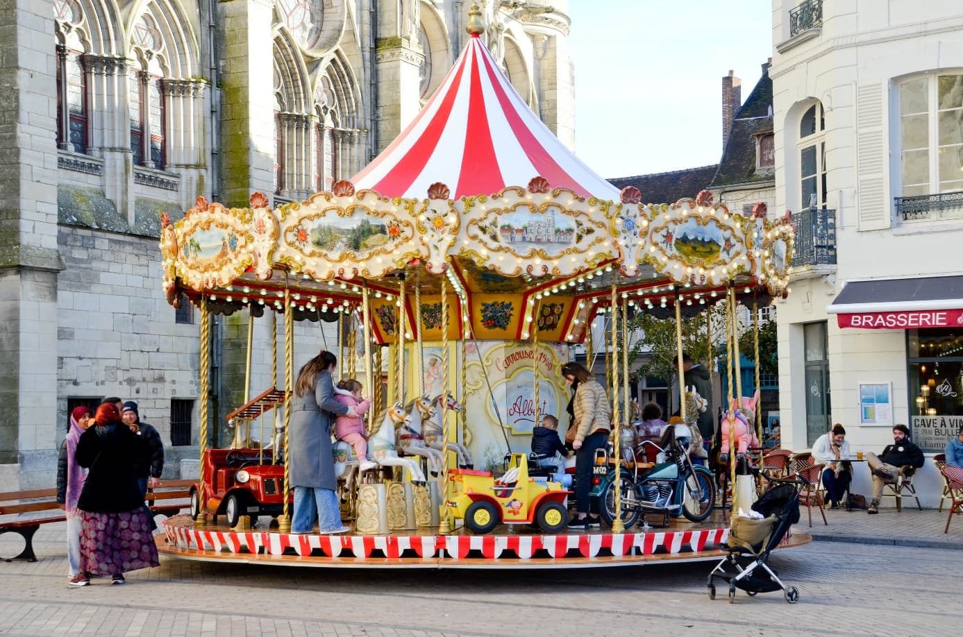 Sens : Le carrousel fait tourner les têtes depuis 80 ans