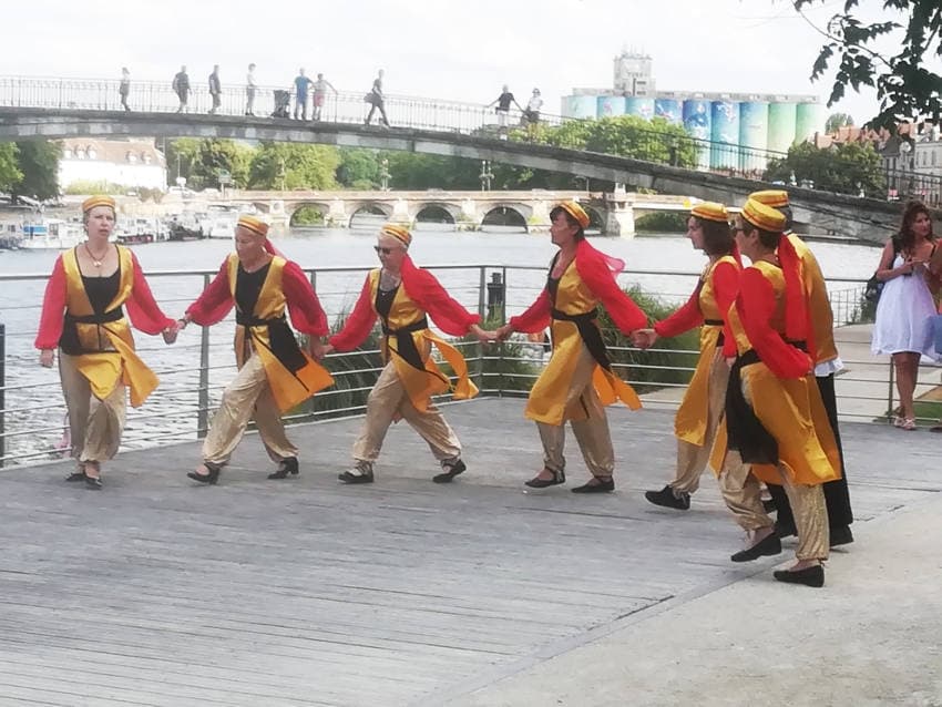 La programmation estivale est éditée sur une plaquette : la culture reprend ses droits à Auxerre…