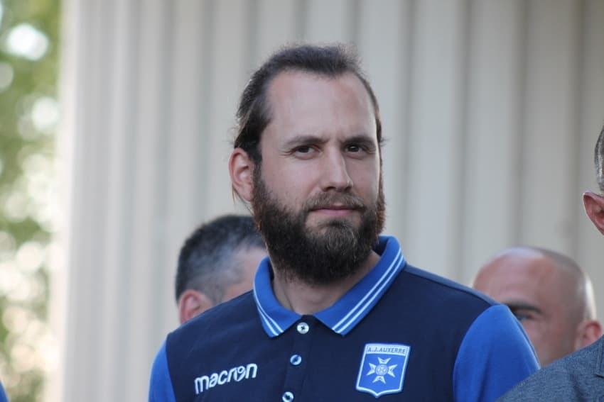 Le docteur Julien COLLE fera office de treizième homme expérimenté auprès de l’AJ Auxerre…