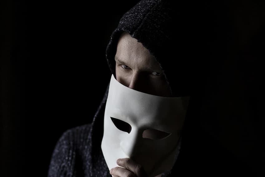 Elle est apparue dès la nuit des temps : la fraude, l’art séculaire de la tricherie en toute impunité !