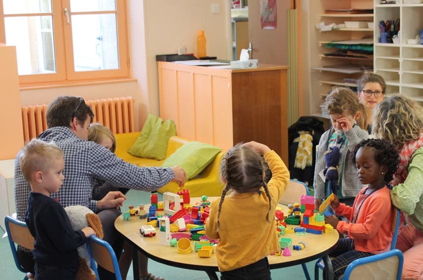 Seuls les élèves de grande section maternelle, CP et CM2 reprendront le chemin de l’école le…14 mai
