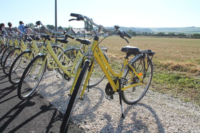 Les mobilités douces et l’environnement se découvrent à bicyclette en PUISAYE FORTERRE…
