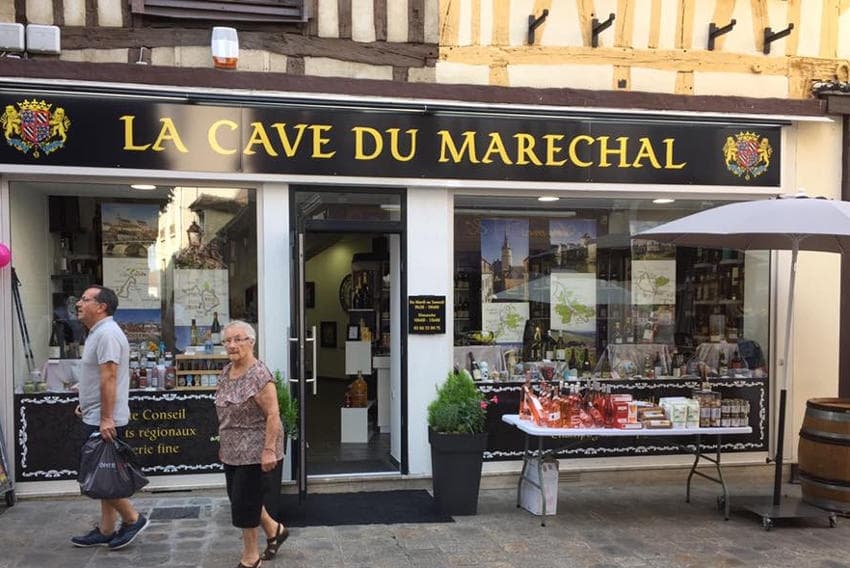 Quartier de l’Horloge à Auxerre : une braderie éclectique, synonyme de belles affaires le 25 août….