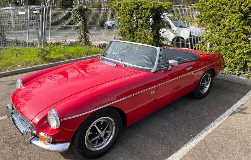 Curiosité : la MGB musarde avec le retour du soleil, à nous les petites anglaises !