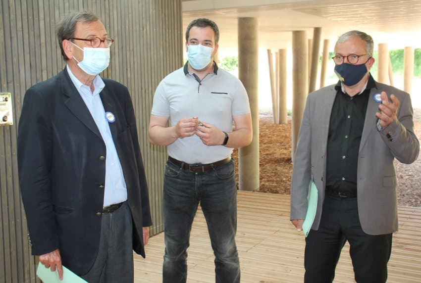 Le Pôle environnemental, outil de proximité, subjugue le candidat Denis THURIOT qui en découvre ses potentialités...