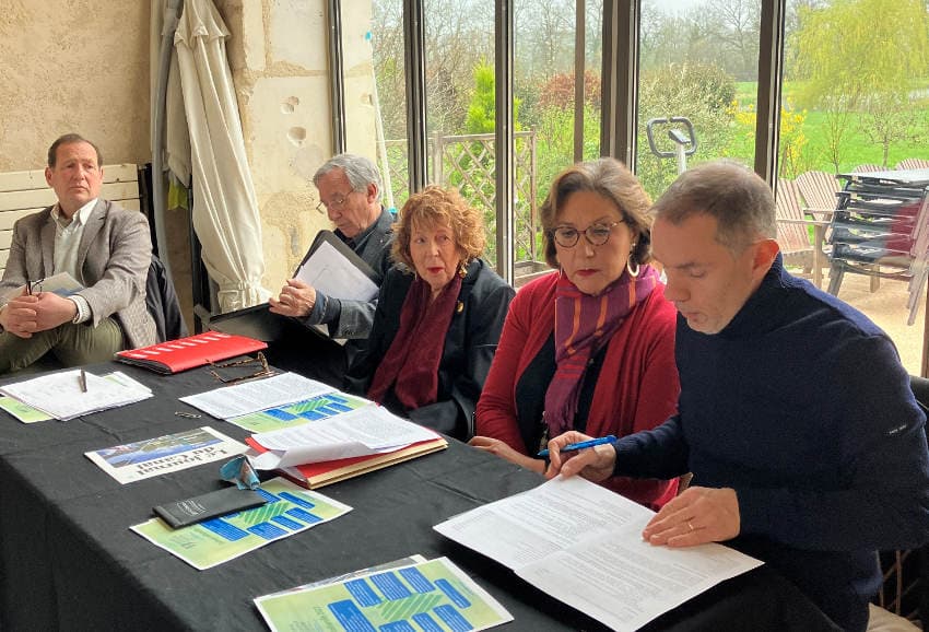 « Donner de la voix dans un lieu de silence » : Florence TRUBERT (« Amis de REIGNY ») fait entendre son fil d'Ariane...