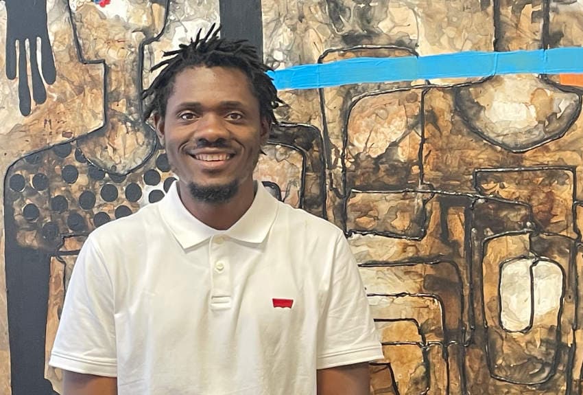 Ses peintures fortes en symboles s’admirent à la Maison de l’Ecologie : Christian BADIBANGA, défenseur des âmes et de la nature…